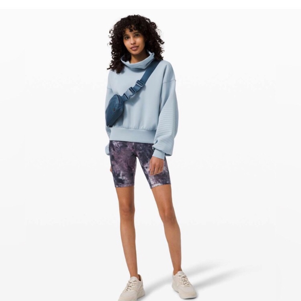Lululemon Full Flourish Pullover Chambray Blue Luxtreme 10 Like new  Medium